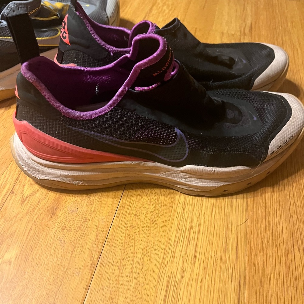 Nike ACG Zoom Air AO bundle with Black Laser Crimson and Grey Metallic Silver - Picture 5 of 10